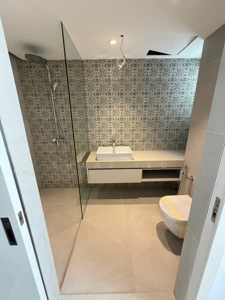 Co-Living Space For Rent @ Dickson Road, Dickson Road, 1,807 sqft, Shop / Shophouse For Rent, by Shane Yeo, 500132396 - Bathroom - CommercialGuru.com.sg