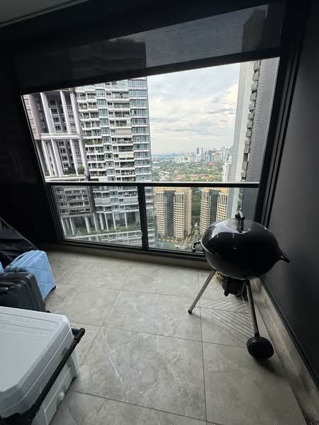 Artra, 10 Alexandra View, 3 Bedrooms, 1,119 sqft, Condominium For Rent, by Aaron Zhi, 500132398 - Balcony - PropertyGuru.com.sg