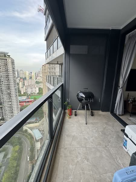Artra, 10 Alexandra View, 3 Bedrooms, 1,119 sqft, Condominium For Rent, by Aaron Zhi, 500132398 - Balcony - PropertyGuru.com.sg