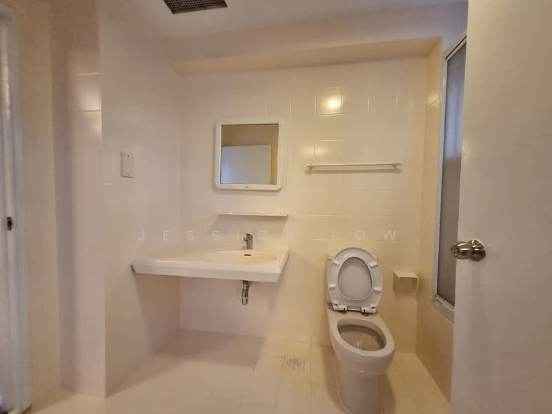 The Cairnhill, 4 Cairnhill Rise, 4 Bedrooms, 2,788 sqft, Apartment For Rent, by Jessica Low, 500132401 - Bathroom - PropertyGuru.com.sg
