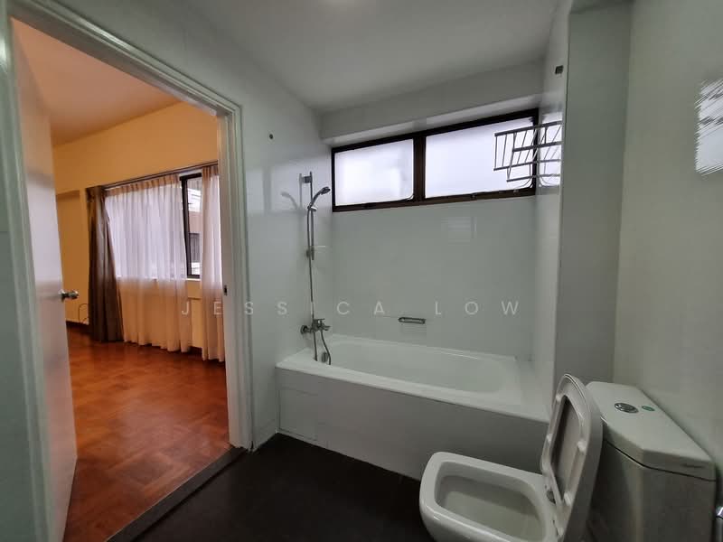 The Cairnhill, 4 Cairnhill Rise, 4 Bedrooms, 2,788 sqft, Apartment For Rent, by Jessica Low, 500132401 - Bathroom - PropertyGuru.com.sg