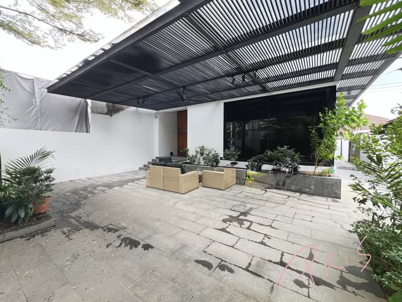 Serangoon Garden Estate, , 5 Bedrooms, 4,200 sqft, Semi-Detached House For Sale, by Priscilla Cheong, 500132409 - Exterior - PropertyGuru.com.sg