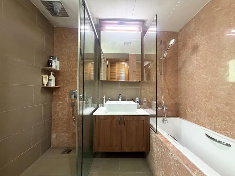 Landridge Condo, 202 Pasir Panjang Road, 3 Bedrooms, 1,647 sqft, Condominium For Sale, by Hazel Chen, 500132411 - Bathroom - PropertyGuru.com.sg