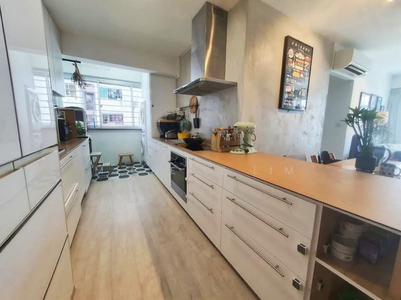 445A Fernvale Road, 445A Fernvale Road, 3 Bedrooms, 1,012 sqft, HDB Flat For Sale, by Michelle Lim, 500132422 - Kitchen - PropertyGuru.com.sg