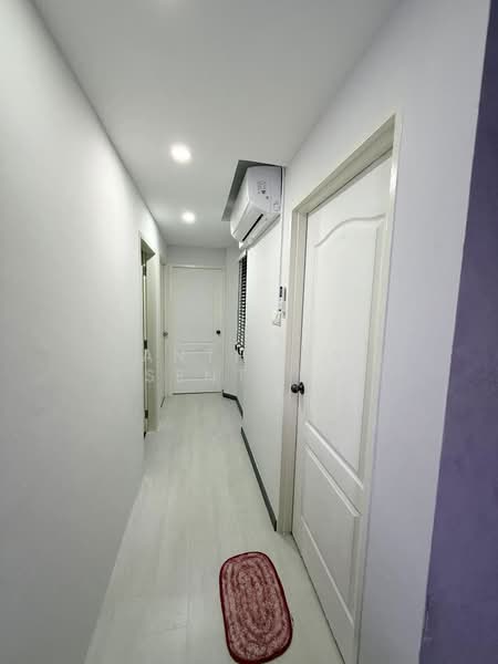 298 Punggol Central, 298 Punggol Central, Room Rental, 125 sqft, HDB Flat For Rent, by Anthony Sentosa, 500132423 - Corridor - PropertyGuru.com.sg
