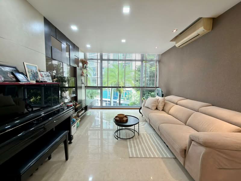 The Lakeshore, 33 Jurong West Street 41, Boon Lay / Jurong / Tuas, 3 Bedrooms, 1,109 sqft, Condominium For Rent, by Keith Low, 500132440 - Living Room - PropertyGuru.com.sg