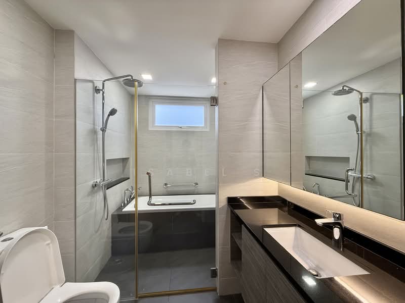 St Anne's Wood, St Anne's Woods, 5 Bedrooms, 3,300 sqft, Corner Terrace For Sale, by Isabel S, 500132458 - Bathroom - PropertyGuru.com.sg