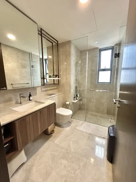 JadeScape, 4 Shunfu Road, 4 Bedrooms, 1,421 sqft, Condominium For Sale, by Debbie Ong, 500132459 - Master Bathroom - PropertyGuru.com.sg
