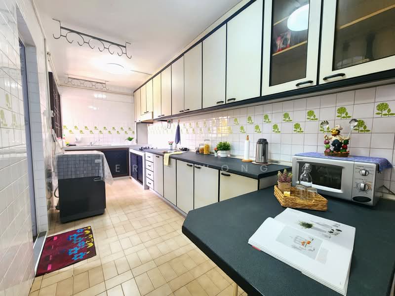 194 Bishan Street 13, 194 Bishan Street 13, 3 Bedrooms, 1,302 sqft, HDB Flat For Sale, by Eric Wong, 500132463 - Kitchen - PropertyGuru.com.sg