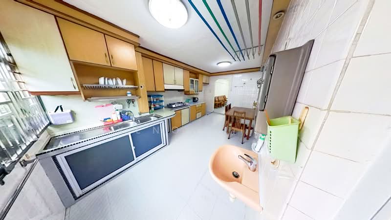 611 Ang Mo Kio Avenue 5, 611 Ang Mo Kio Avenue 5, 2 Bedrooms, 721 sqft, HDB Flat For Sale, by Xenon Liu, 500132472 - Kitchen - PropertyGuru.com.sg