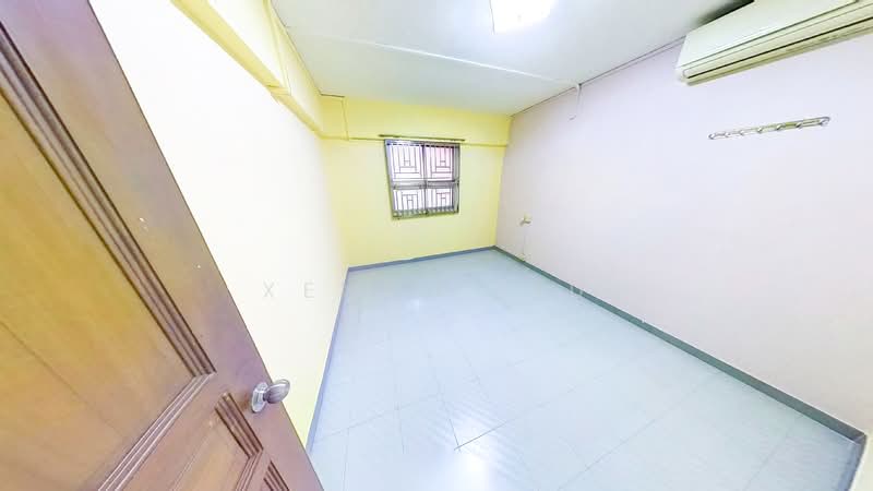 611 Ang Mo Kio Avenue 5, 611 Ang Mo Kio Avenue 5, 2 Bedrooms, 721 sqft, HDB Flat For Sale, by Xenon Liu, 500132472 - Bedroom - PropertyGuru.com.sg