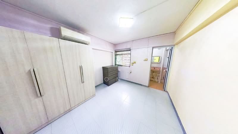 611 Ang Mo Kio Avenue 5, 611 Ang Mo Kio Avenue 5, 2 Bedrooms, 721 sqft, HDB Flat For Sale, by Xenon Liu, 500132472 - Master Bedroom - PropertyGuru.com.sg