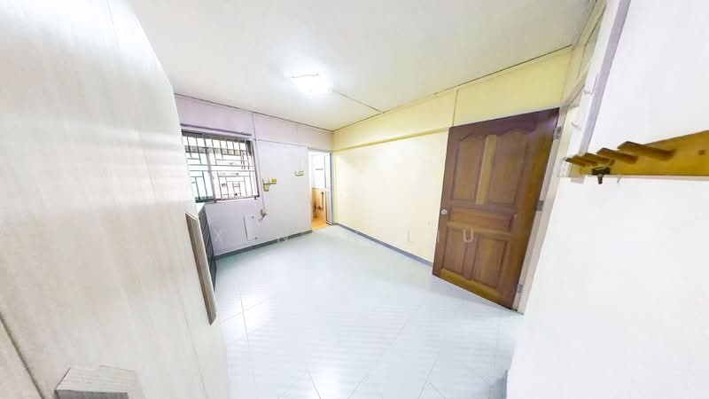 611 Ang Mo Kio Avenue 5, 611 Ang Mo Kio Avenue 5, 2 Bedrooms, 721 sqft, HDB Flat For Sale, by Xenon Liu, 500132472 - Master Bedroom - PropertyGuru.com.sg