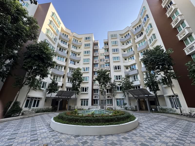 Edelweiss Park Condo, 98 Flora Road, 2 Bedrooms, 947 sqft, Condominium For Sale, by Joshua Lawrence Che, 500132485 - Block Lobby - PropertyGuru.com.sg