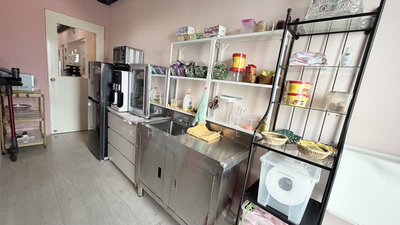 Vertex, 33 Ubi Avenue 3, 1,733 sqft, Light Industrial (B1) For Rent, by Khim Ker, 500132488 - Functional Pantry - CommercialGuru.com.sg