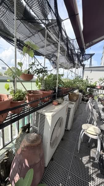 Vertex, 33 Ubi Avenue 3, 1,733 sqft, Light Industrial (B1) For Rent, by Khim Ker, 500132488 - Balcony - CommercialGuru.com.sg