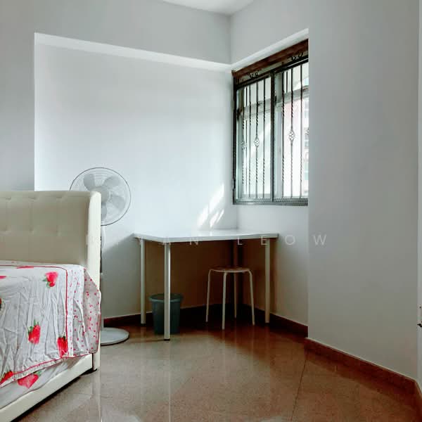 385 Bukit Batok West Avenue 5, 385 Bukit Batok West Avenue 5, 3 Bedrooms, 968 sqft, HDB Flat For Sale, by Bryan Leow, 500132510 - Bedroom - PropertyGuru.com.sg