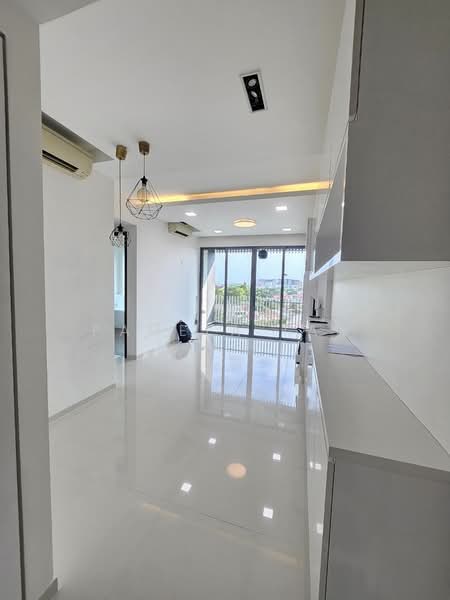 Hundred Trees, 85 West Coast Drive, 2 Bedrooms, 786 sqft, Condominium For Sale, by Pamela Tan, 500132534 - Living Room - PropertyGuru.com.sg