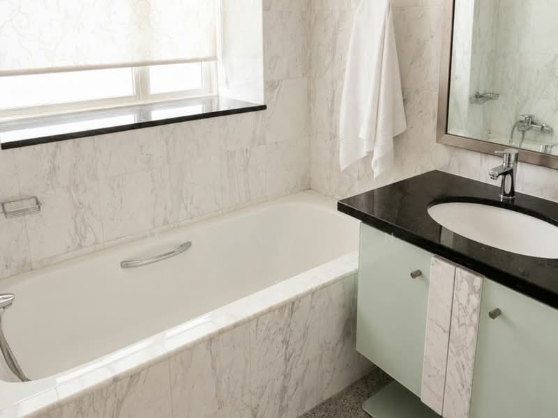 The Chuan, 31 Lorong chuan, 3 Bedrooms, 1,367 sqft, Condominium For Sale, by Mandy Chan, 500132549 - Bathroom - PropertyGuru.com.sg
