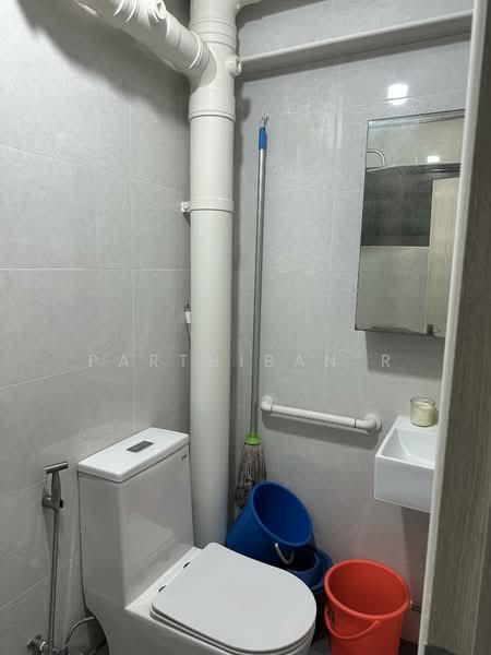 417 Hougang Avenue 8, 417 Hougang Avenue 8, Room Rental, 150 sqft, HDB Flat For Rent, by Parthiban R, 500132563 - Bathroom - PropertyGuru.com.sg