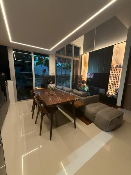 For Sale - Hills TwoOne