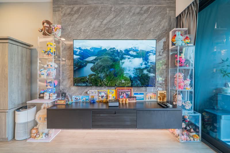 Riverparc Residence, 90 Punggol Drive, 3 Bedrooms, 1,270 sqft, Executive Condominium For Sale, by 龙姿绮 Rose Ling, 500132572 - Feature Wall & TV Console - PropertyGuru.com.sg