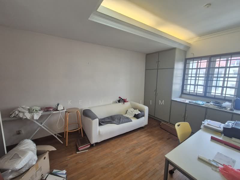 89 aroozoo avenue, Aroozoo avenue, 4 Bedrooms, 2,600 sqft, Terraced House For Sale, by Kelvin Lim, 500132574 - Living Room - PropertyGuru.com.sg