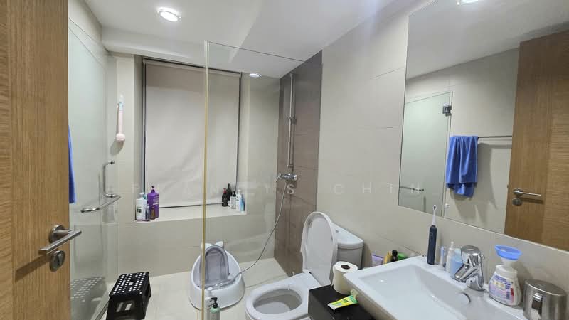 Esta Ruby, 500 Guillimard Road, 2 Bedrooms, 958 sqft, Condominium For Rent, by Francis Chin, 500132576 - Master bathroom - PropertyGuru.com.sg