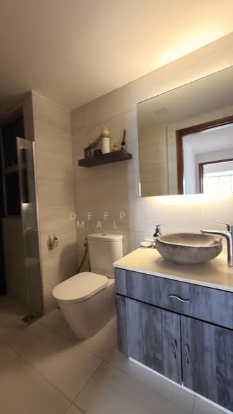 The Bayshore, 22 Bayshore Road, 4 Bedrooms, 1,432 sqft, Condominium For Sale, by Deepti Malik, 500132597 - Bathroom - PropertyGuru.com.sg