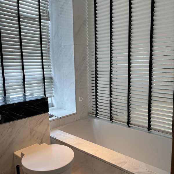 The Vermont On Cairnhill, 12A Cairnhill Rise, 3 Bedrooms, 1,410 sqft, Apartment For Rent, by Bond Lam, 500132612 - Bathroom - PropertyGuru.com.sg