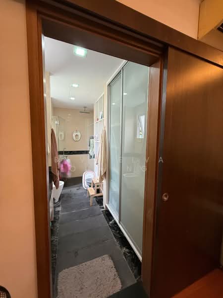 Sunny Parc, 128 Lorong K Telok Kurau, 2 Bedrooms, 700 sqft, Apartment For Rent, by Elva Elva Ouyang, 500132625 - Bathroom - PropertyGuru.com.sg
