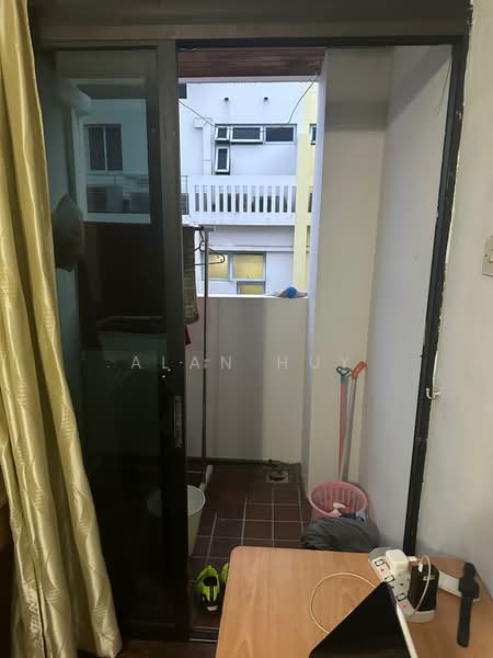 Jalan Singa, Jalan Singa, Room Rental, 200 sqft, Terraced House For Rent, by Alan Huy, 500132636 - Balcony - PropertyGuru.com.sg