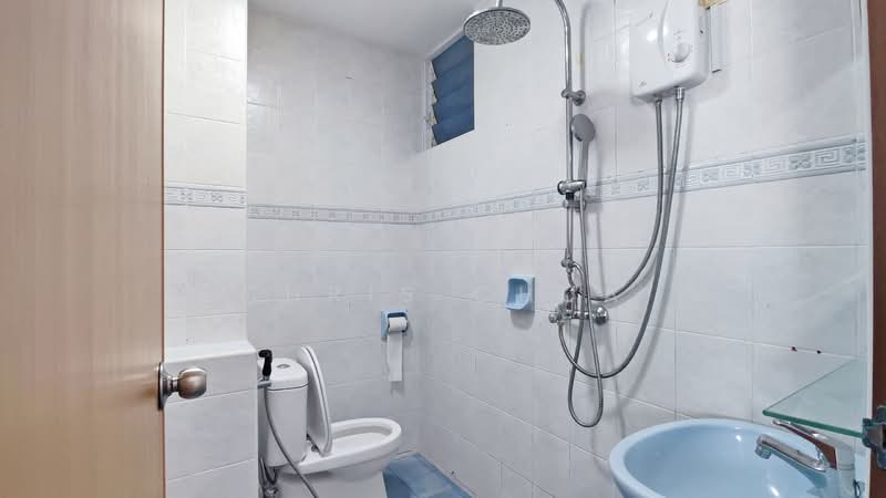 Geylang Heritage, 26 Lorong 34 Geylang, 3 Bedrooms, 1,227 sqft, Condominium For Sale, by Chris Chua, 500132644 - Bathroom - PropertyGuru.com.sg
