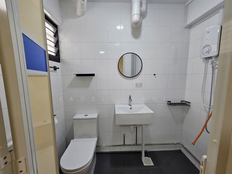 804 Yishun Ring Road, 804 Yishun Ring Road, Room Rental, 120 sqft, HDB Flat For Rent, by Fadzly Sani, 500132646 - Bathroom - PropertyGuru.com.sg