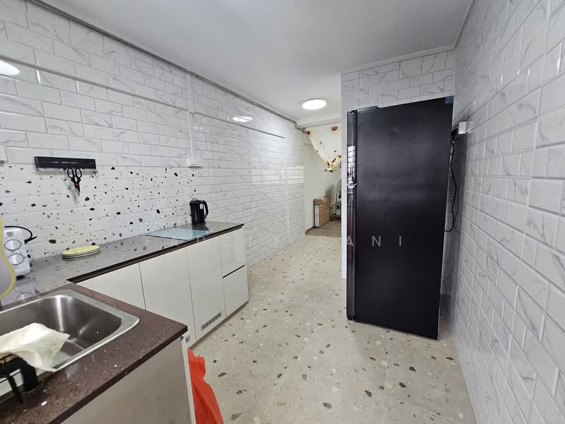 804 Yishun Ring Road, 804 Yishun Ring Road, Room Rental, 120 sqft, HDB Flat For Rent, by Fadzly Sani, 500132646 - Kitchen - PropertyGuru.com.sg