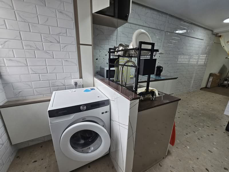 804 Yishun Ring Road, 804 Yishun Ring Road, Room Rental, 120 sqft, HDB Flat For Rent, by Fadzly Sani, 500132646 - Kitchen - PropertyGuru.com.sg