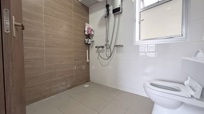874D Tampines Street 85, 874D Tampines Street 85, 3 Bedrooms, 1,001 sqft, HDB Flat For Sale, by Isa Ho, 500132647 - Master Bathroom - PropertyGuru.com.sg