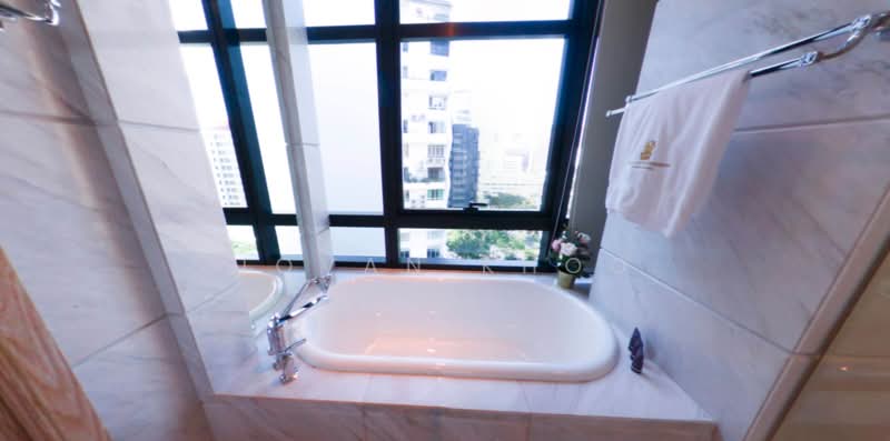 The Ritz-Carlton Residences, 65 Cairnhill Road, 3 Bedrooms, 2,831 sqft, Condominium For Sale, by Jovan Khoo, 500132655 - Bathroom - PropertyGuru.com.sg