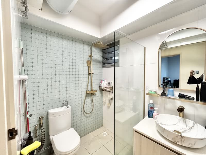 37 Margaret Drive, 37 Margaret Drive, 3 Bedrooms, 947 sqft, HDB Flat For Sale, by Sharifah Kamariah, 500132662 - Bathroom - PropertyGuru.com.sg