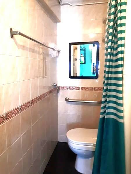 113 Commonwealth Crescent, 113 Commonwealth Crescent, 2 Bedrooms, 646 sqft, HDB Flat For Rent, by Steven Choo, 500132665 - Bathroom - PropertyGuru.com.sg