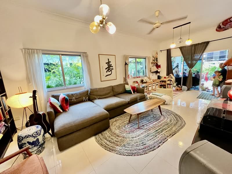 Charming single-storey semi-detached home with renovated interiors, skylit dining area, private gard, Siglap Estate, 3 Bedrooms, 1,500 sqft, Semi-Detached House For Rent, by Amy Chew, 500132679 - Living Room - PropertyGuru.com.sg
