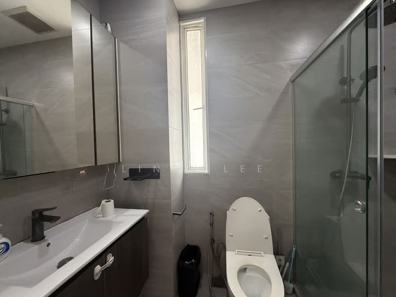 Spacious Three Storey Corner Terrace for Sale!, , 5 Bedrooms, 3,000 sqft, Corner Terrace For Sale, by Lindy Lee, 500132694 - Bathroom - PropertyGuru.com.sg