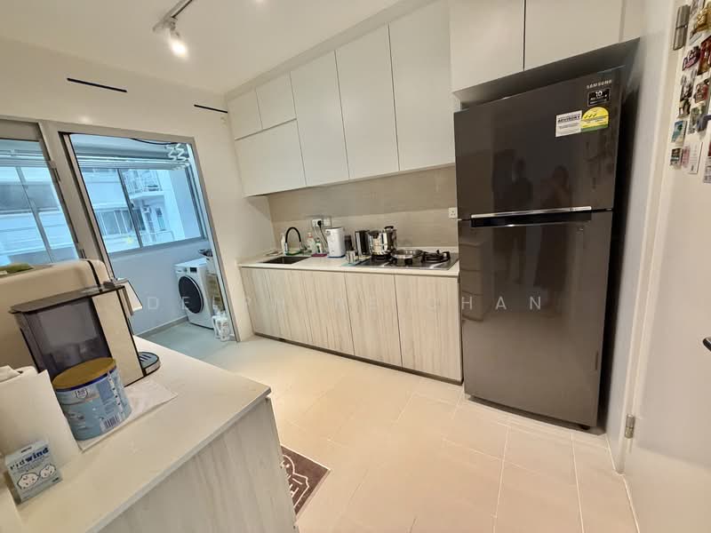 115D Canberra Walk, 115D Canberra Walk, 3 Bedrooms, 1,001 sqft, HDB Flat For Sale, by Delphine Chan, 500132700 - Kitchen - PropertyGuru.com.sg