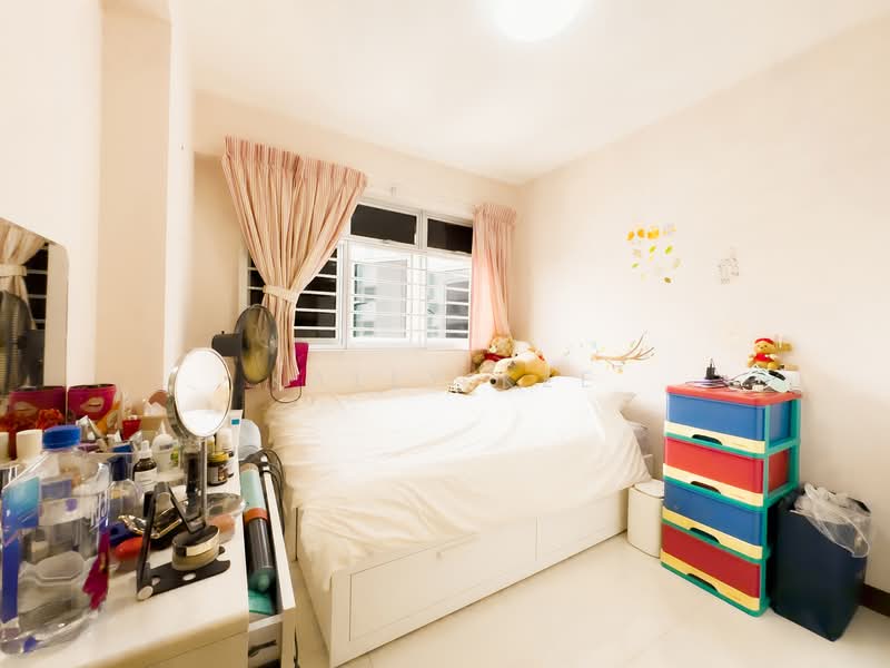 467B Fernvale Link, 467B Fernvale Link, 2 Bedrooms, 732 sqft, HDB Flat For Sale, by Kally Kee, 500132704 - Common Bedroom - PropertyGuru.com.sg