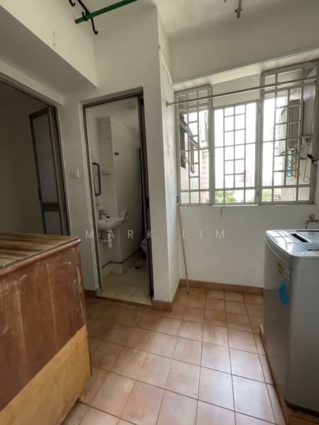 The Florida, 70 Hougang Avenue 7, 3 Bedrooms, 1,227 sqft, Condominium For Rent, by Mark LIM, 500132706 - Bathroom - PropertyGuru.com.sg