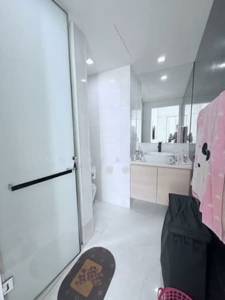 Adria, 12 Derbyshire Road, 2 Bedrooms, 689 sqft, Condominium For Sale, by Anthea Yeo 杨丽娇, 500132710 - Bathroom - PropertyGuru.com.sg