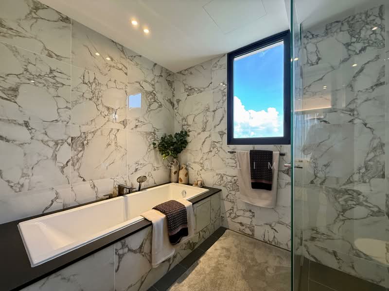Tembusu Grand, 94 Jalan Tembusu, 5 Bedrooms, 2,691 sqft, Condominium For Sale, by Melissa Lim, 500132716 - Bathroom - PropertyGuru.com.sg