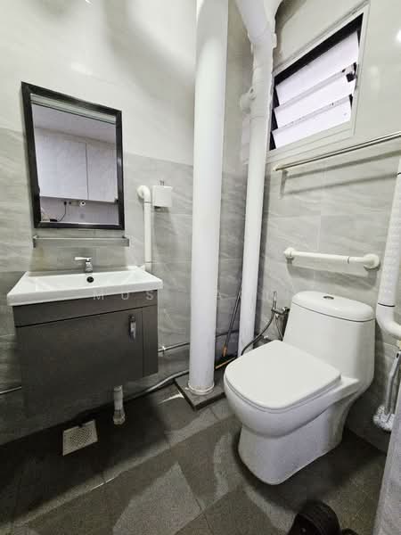 295B Compassvale Crescent, 295B Compassvale Crescent, 3 Bedrooms, 1,184 sqft, HDB Flat For Sale, by Mus Taqim, 500132718 - Bathroom - PropertyGuru.com.sg