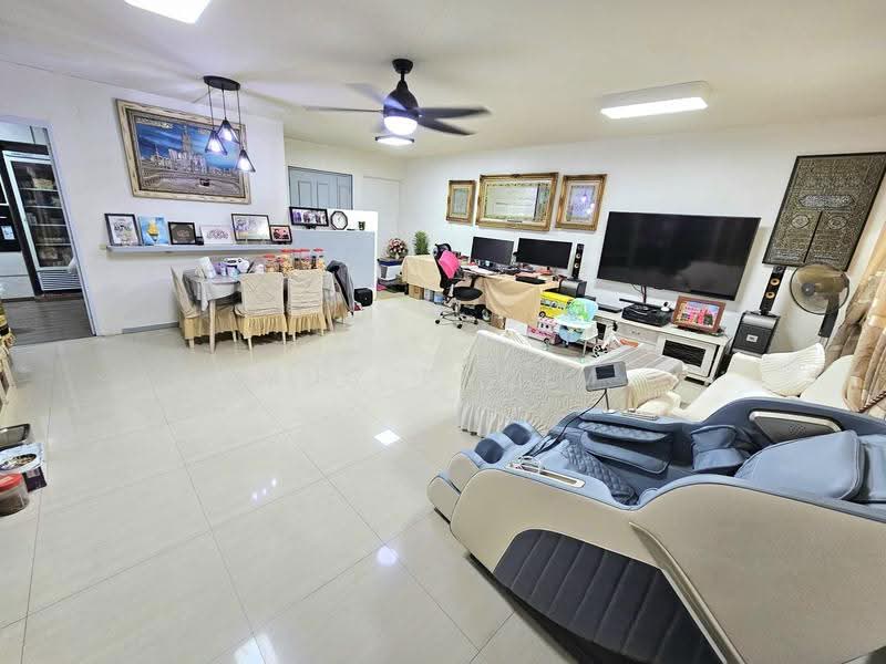 295B Compassvale Crescent, 295B Compassvale Crescent, Hougang / Punggol / Sengkang, 3 Bedrooms, 1,184 sqft, HDB Flat For Sale, by Mus Taqim, 500132718 - Living Room - PropertyGuru.com.sg