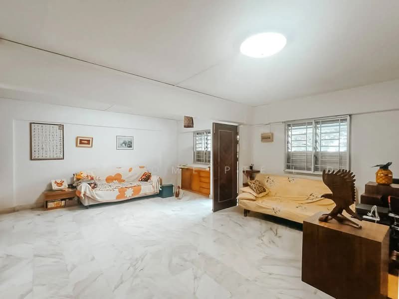 105 Bedok North Avenue 4, 105 Bedok North Avenue 4, 2 Bedrooms, 882 sqft, HDB Flat For Sale, by OHMYHOME PTE LTD, 500132727 - Living Room - PropertyGuru.com.sg